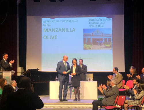 Manzanilla Olive recibe el premio bandera de Andalucía en Sevilla
